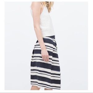 ZARA Navy Ivory Pleated Knee Length Skirt